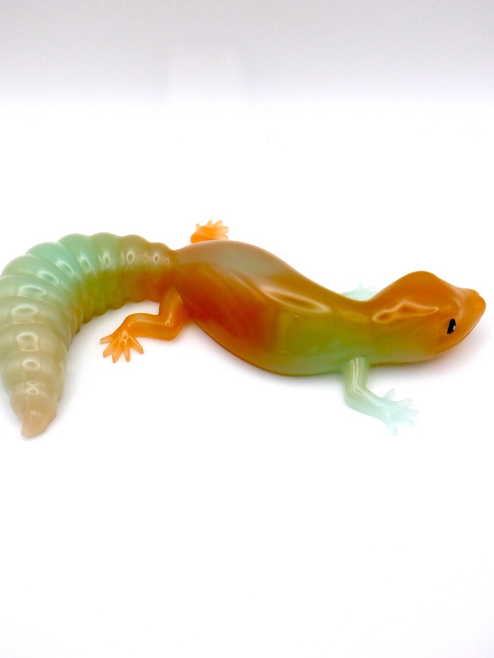 Handmade Resin Lizard - Picture 4 of 6